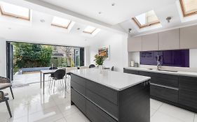 Fabulous House - Only 10 Minutes Walk To Roman Baths